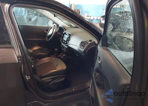 2021 Jeep Compass Altitude 4X4 z USA, uszkodzony, nr VIN 3C4NJDBB3MT526057